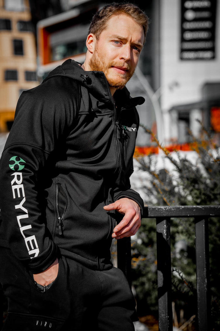 Reyllen Hero soft shell jacket for crossfit athletes