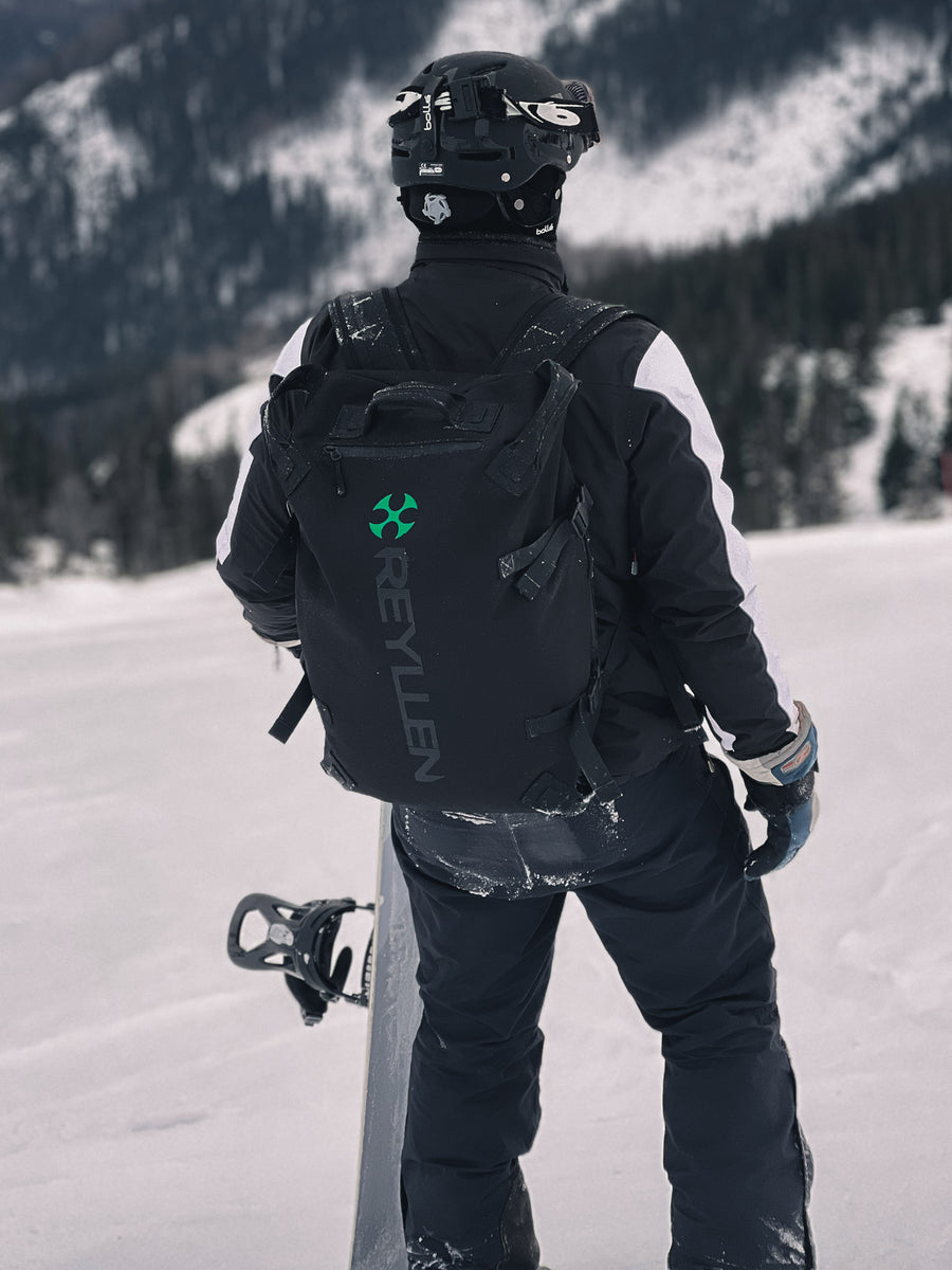 Reyllen X2 Athlete BackPack black snowboarding 2